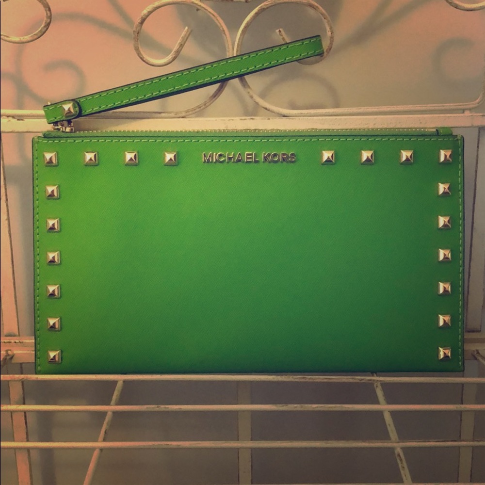MK Stud Clutch